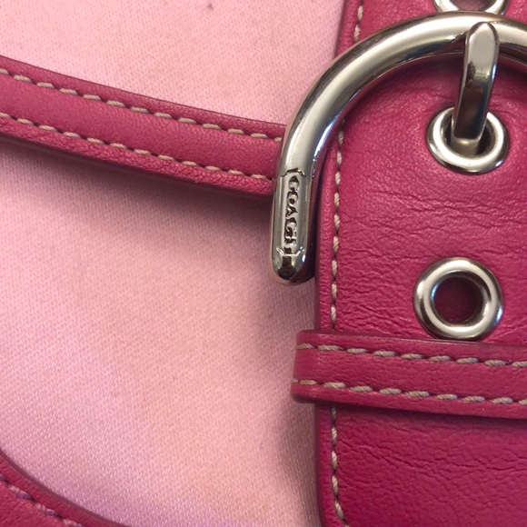 Coach wristlet - Picture 3 of 3